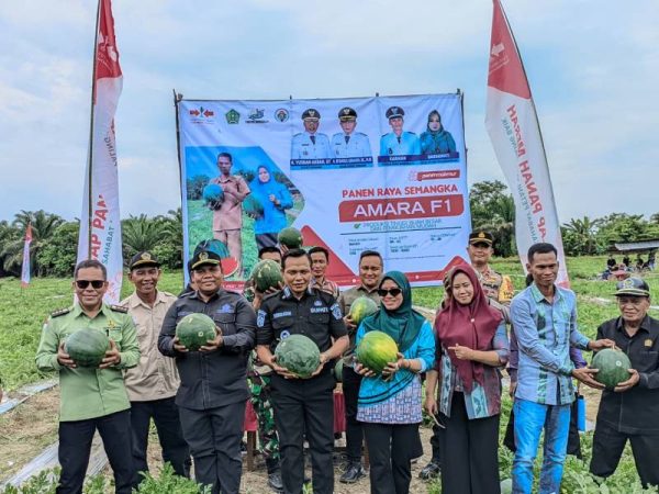Dari Panen Semangka ke Solusi Banjir, Bupati Konawe Tegaskan Pemkab Tak Akan Lepas Tangan