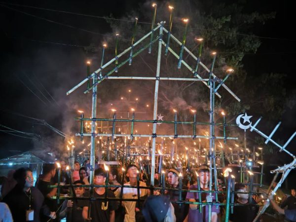 Pawai Obor Analahumbuti: Lautan Cahaya di Malam Idulfitri