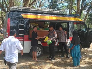 Polres Konawe Gelar GPM di Pasar Asinua, Satu Ton Beras Murah Ludes Diserbu Warga